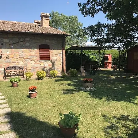 Baiadera Con Piscina